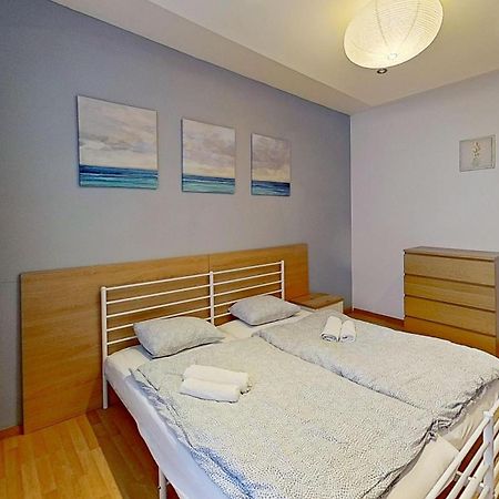 2Br Apt With Free Garage Parking, Close To The Historic Centre Bratislava Luaran gambar