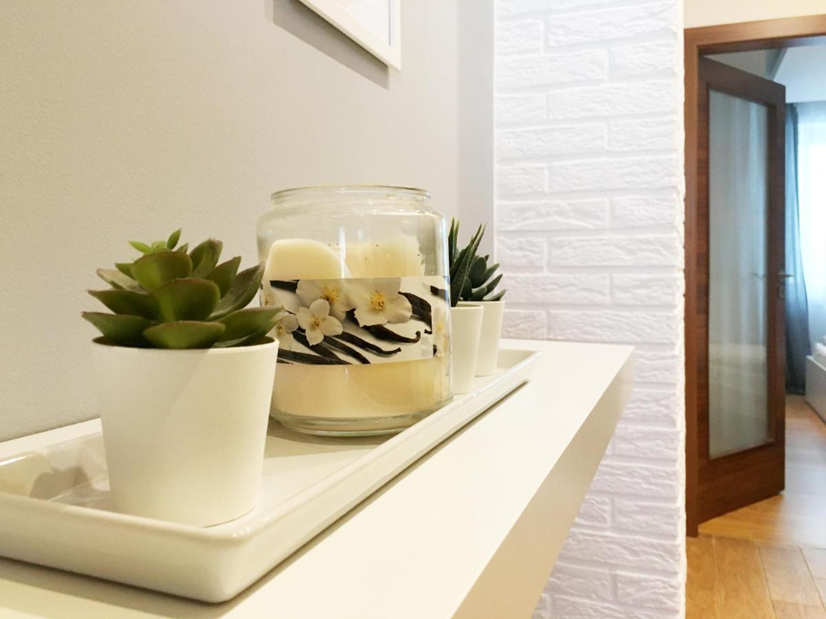 2Br Apt With Free Garage Parking, Close To The Historic Centre Bratislava Luaran gambar