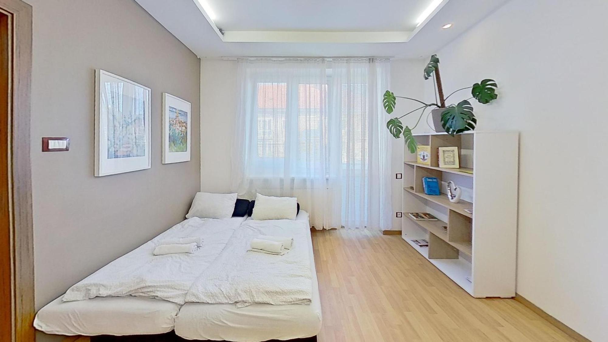 2Br Apt With Free Garage Parking, Close To The Historic Centre Bratislava Luaran gambar