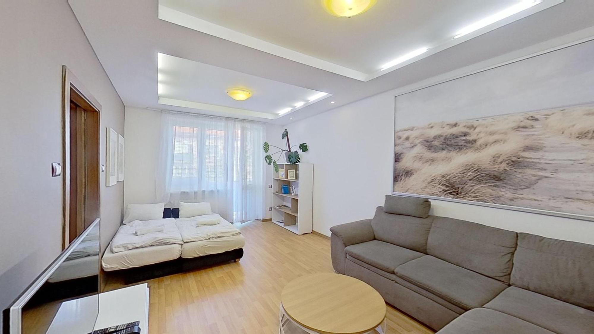 2Br Apt With Free Garage Parking, Close To The Historic Centre Bratislava Luaran gambar