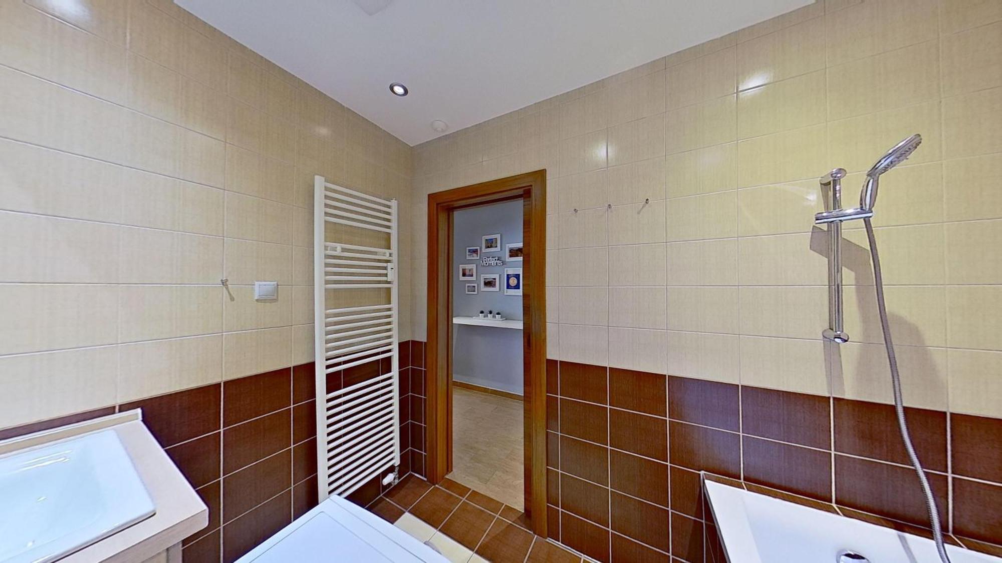 2Br Apt With Free Garage Parking, Close To The Historic Centre Bratislava Luaran gambar