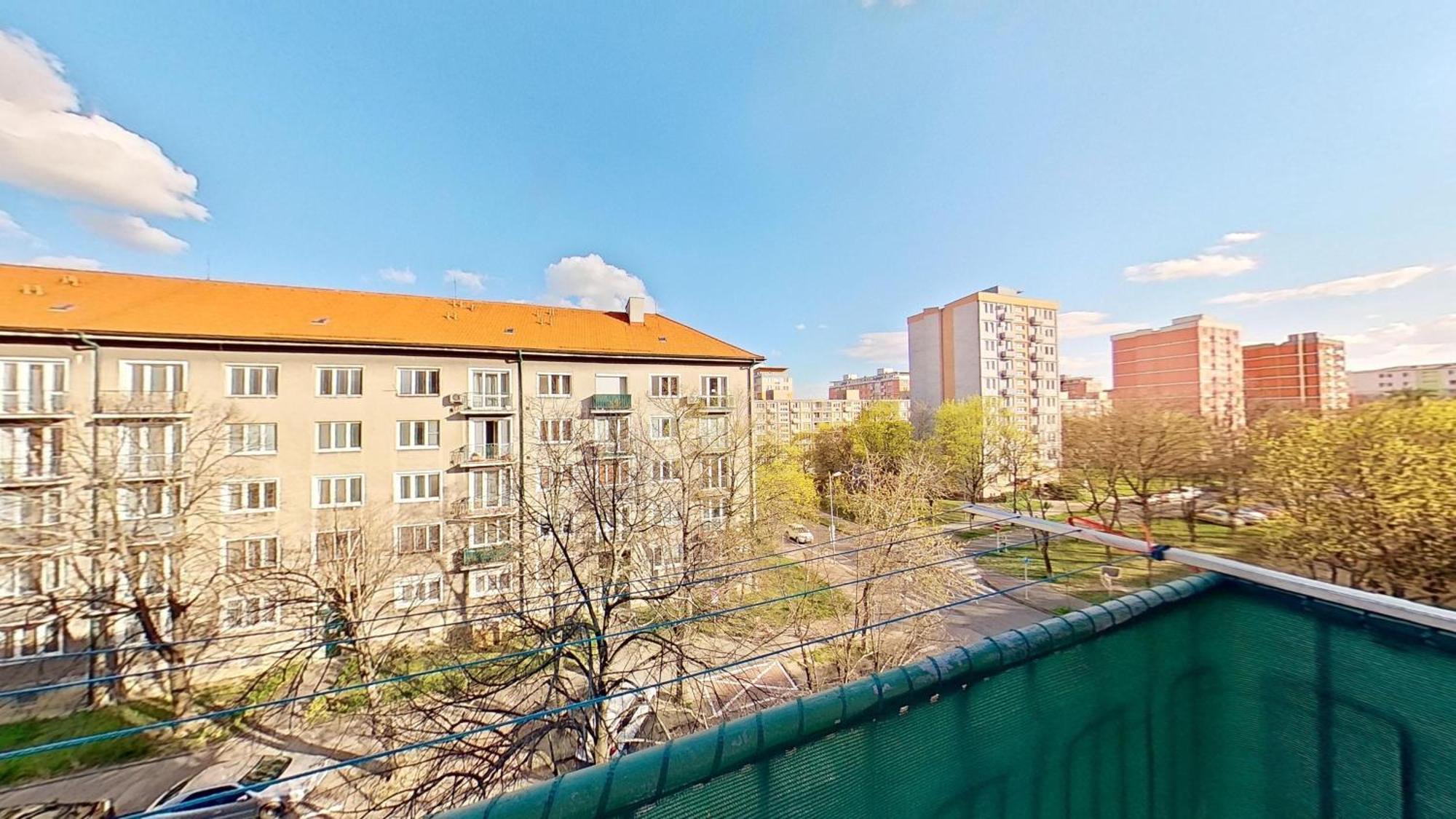2Br Apt With Free Garage Parking, Close To The Historic Centre Bratislava Luaran gambar