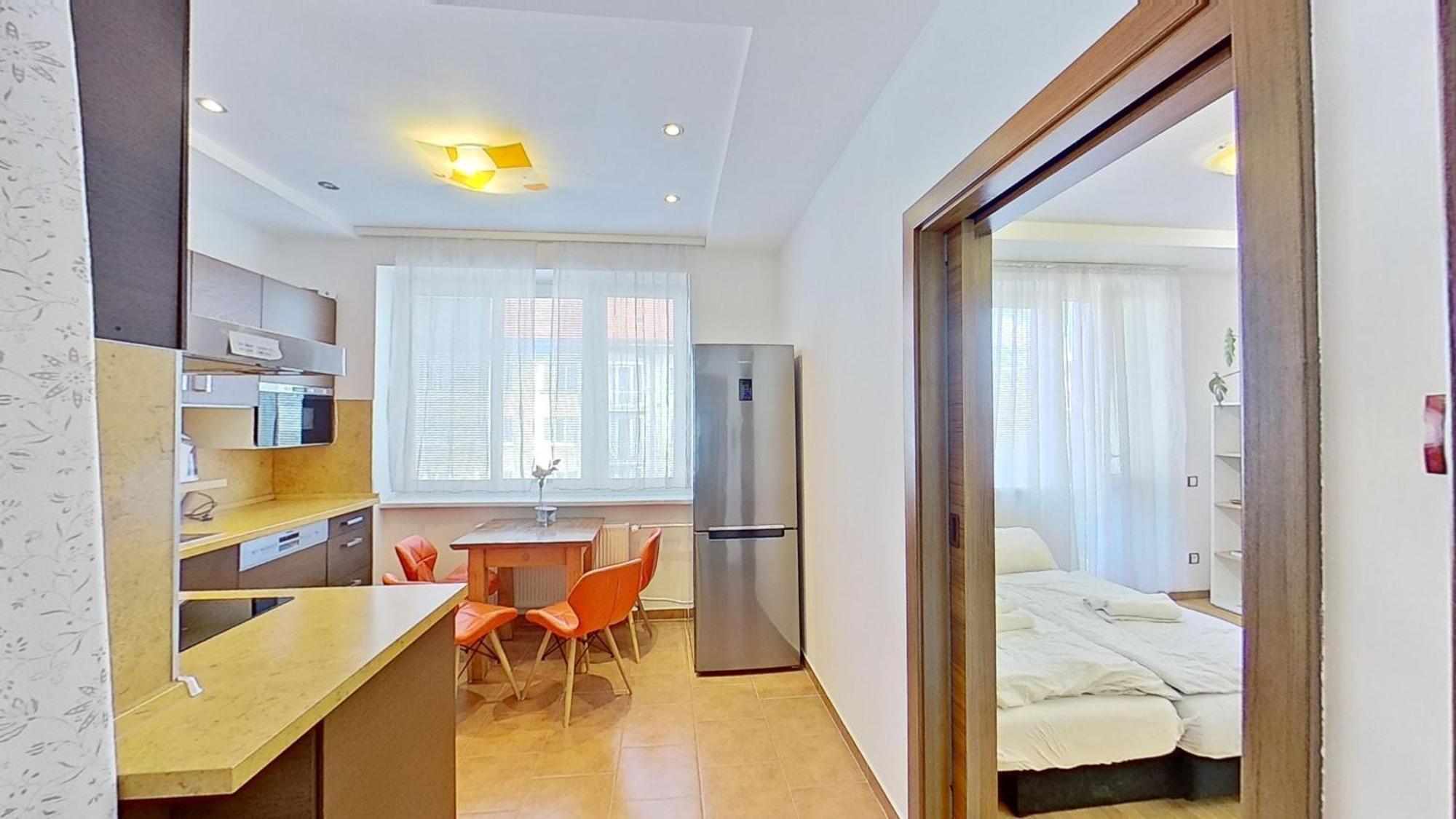 2Br Apt With Free Garage Parking, Close To The Historic Centre Bratislava Luaran gambar